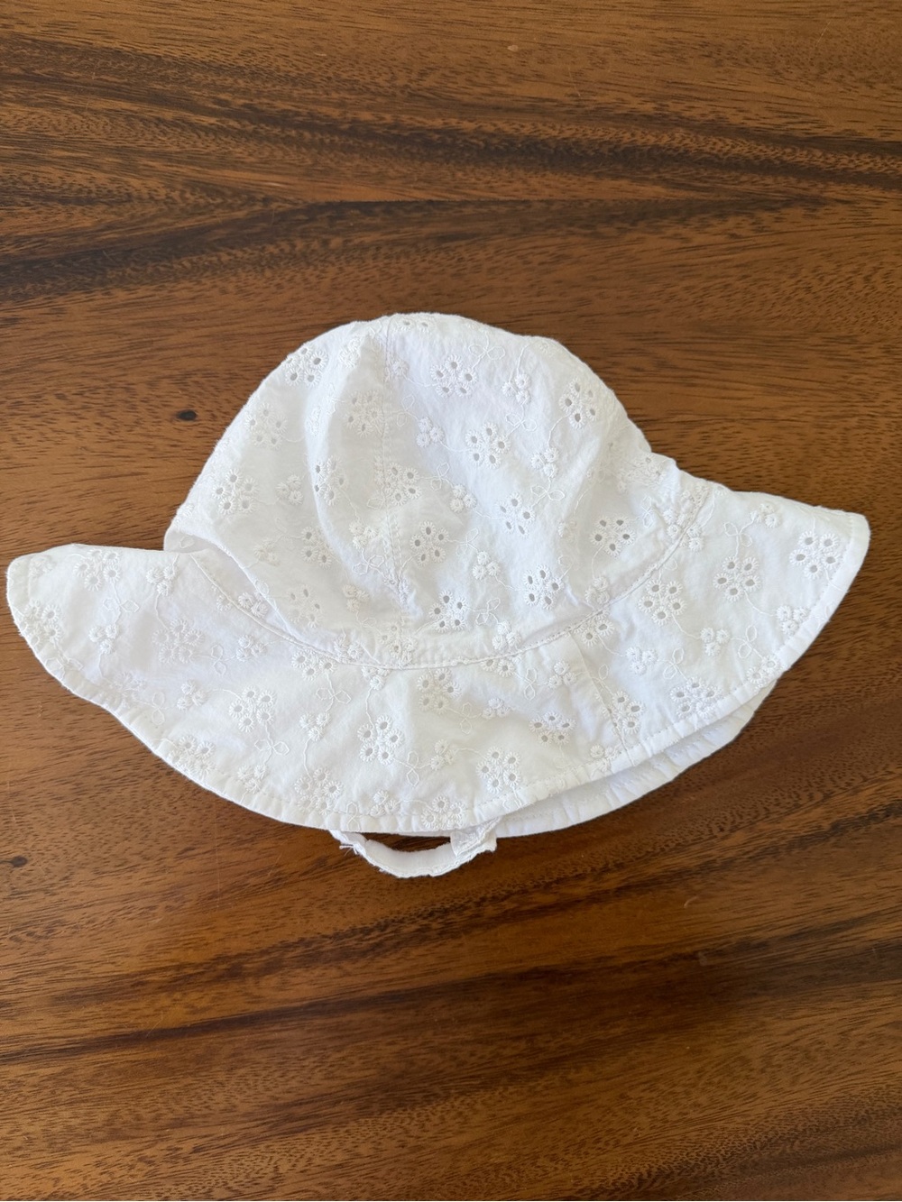 Carter’s White Eyelet Sun Hat 6-12M